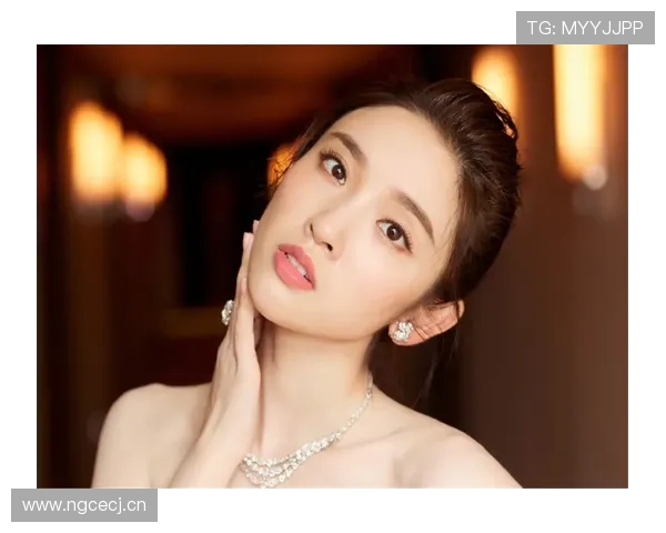 唐佳豪昨晚居然穿着睡衣就上了热搜，这生活太有戏了吧？